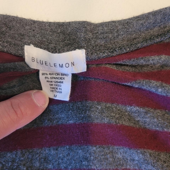 Bluelemon maroon and grey striped scoop neck t shirt size medium - Picture 3 of 3